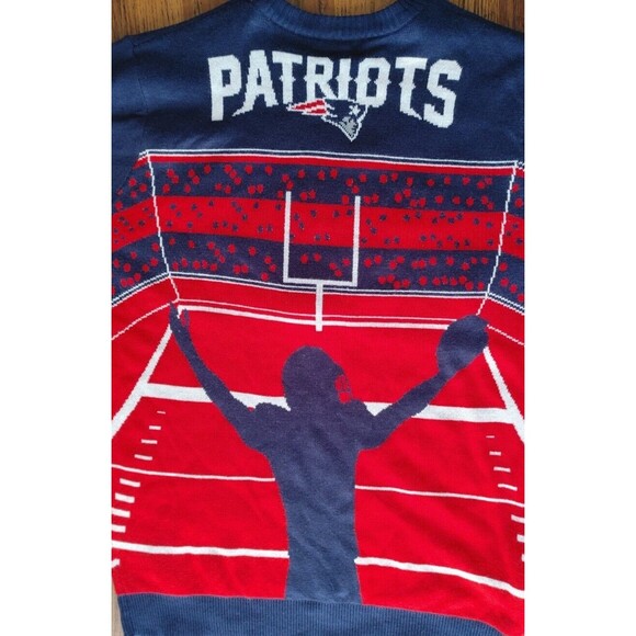 NEW ENGLAND PATRIOTS LIGHT UP Ultimate Fan Team Large Sweater LED -- SEE VIDEO! - Picture 6 of 8